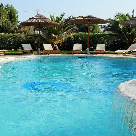 Dolphin Kastraki Aparthotel 4*