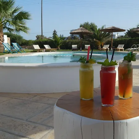 Dolphin Kastraki Aparthotel 4*