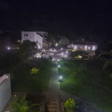 Dolphin Kastraki Aparthotel