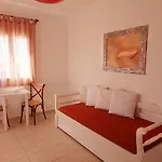 Dolphin Kastraki Aparthotel 4*